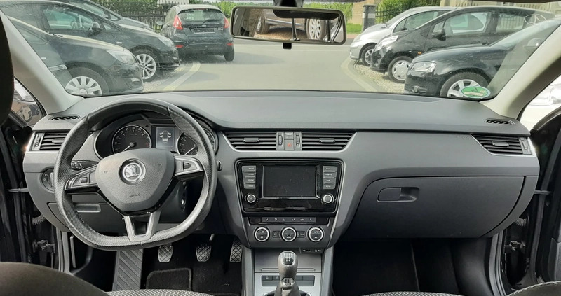 Skoda Octavia cena 40900 przebieg: 197000, rok produkcji 2016 z Miłosław małe 211
